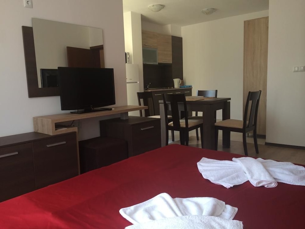 Family Apartment, 1 Bedroom, Balcony, Sea View photo 2
