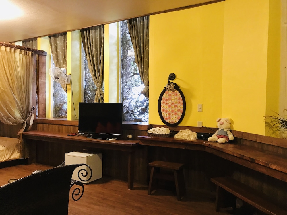 Deluxe Quadruple Room - Photo 4