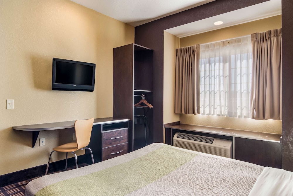 Standard Suite, 1 Queen Bed, Accessible, Non Smoking - Photo 3