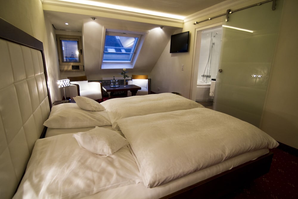 Comfort Double Room, Jetted Tub photo 3