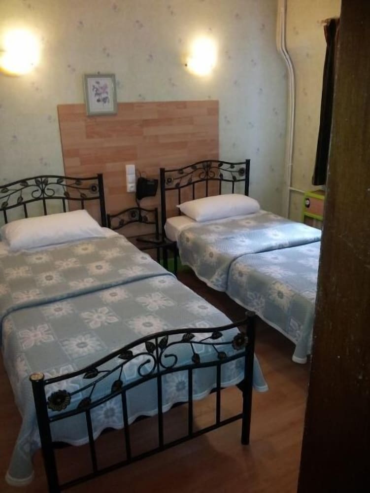 Standard Room, 2 Twin Beds, Private Bathroom