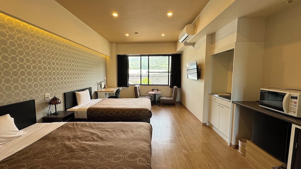 201, 202 Twin Room with Small Kitchen (No Pets) - Photo 4
