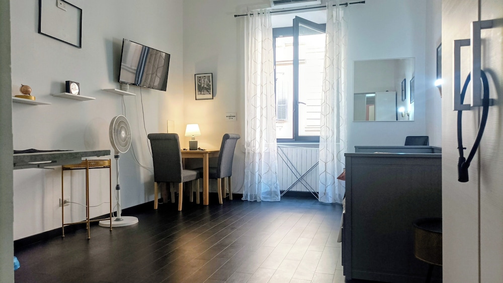 Deluxe Room, City View