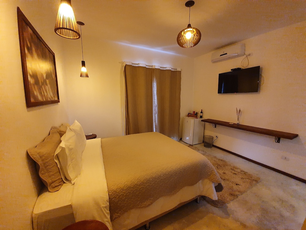 Luxury Suite, 1 Queen Bed, Non Smoking, Garden View photo 2
