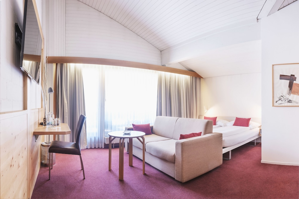 Twin Room, Balcony