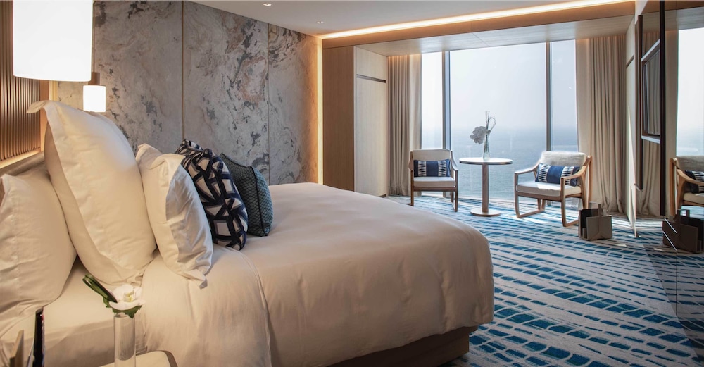 Deluxe Room (Ocean) thumbnail 5