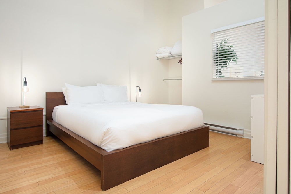 Loft (305)