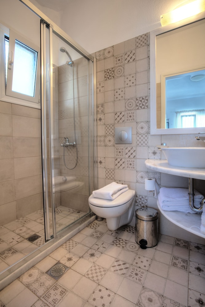 Triple Room, Sea View - Photo 4