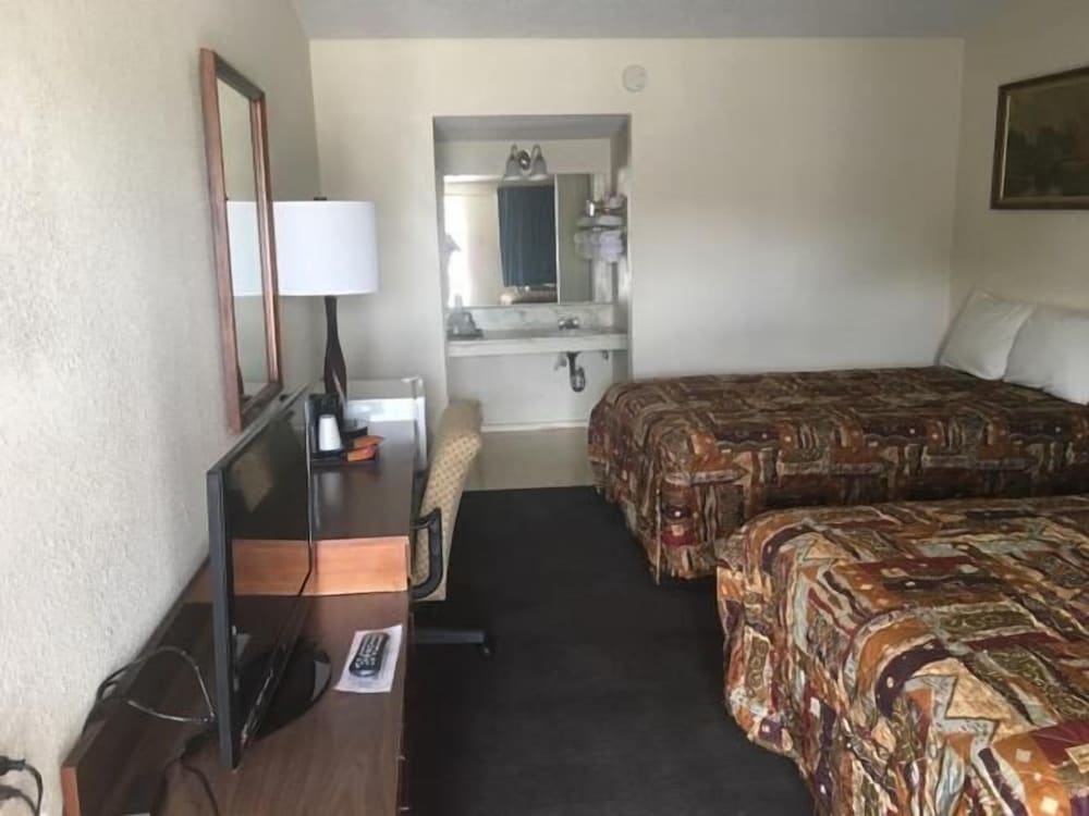 Standard Room, 2 Double Beds, Non Smoking photo 1