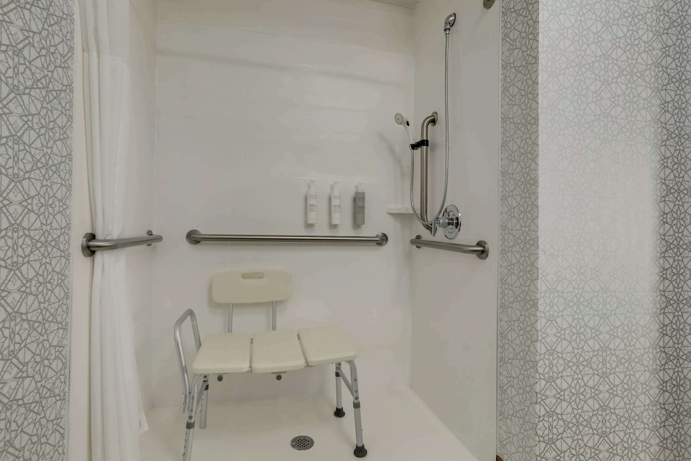 Studio, 1 King Bed, Accessible, Non Smoking - Photo 6