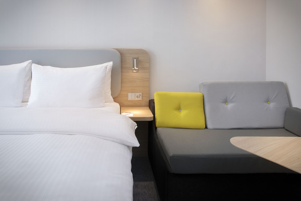 Standard Room, 1 Queen Bed - Photo 1