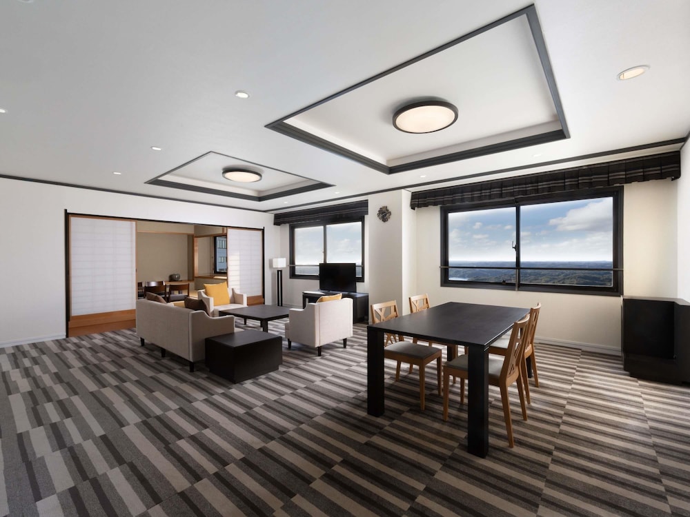 Deluxe Suite, Multiple Beds, Sea View