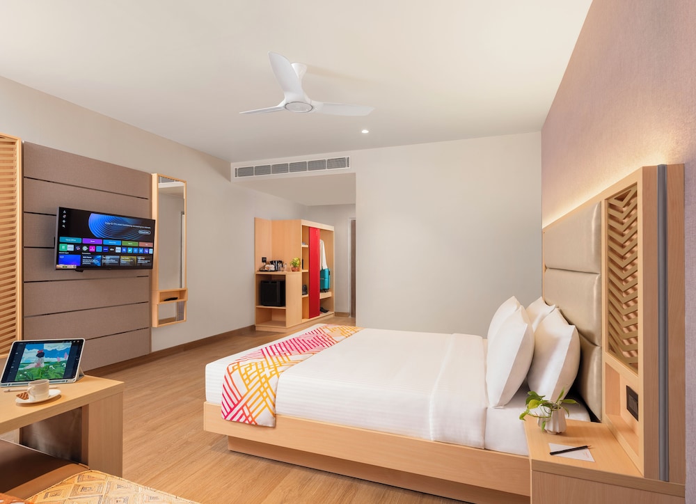 Executive King Room Airport View photo 2