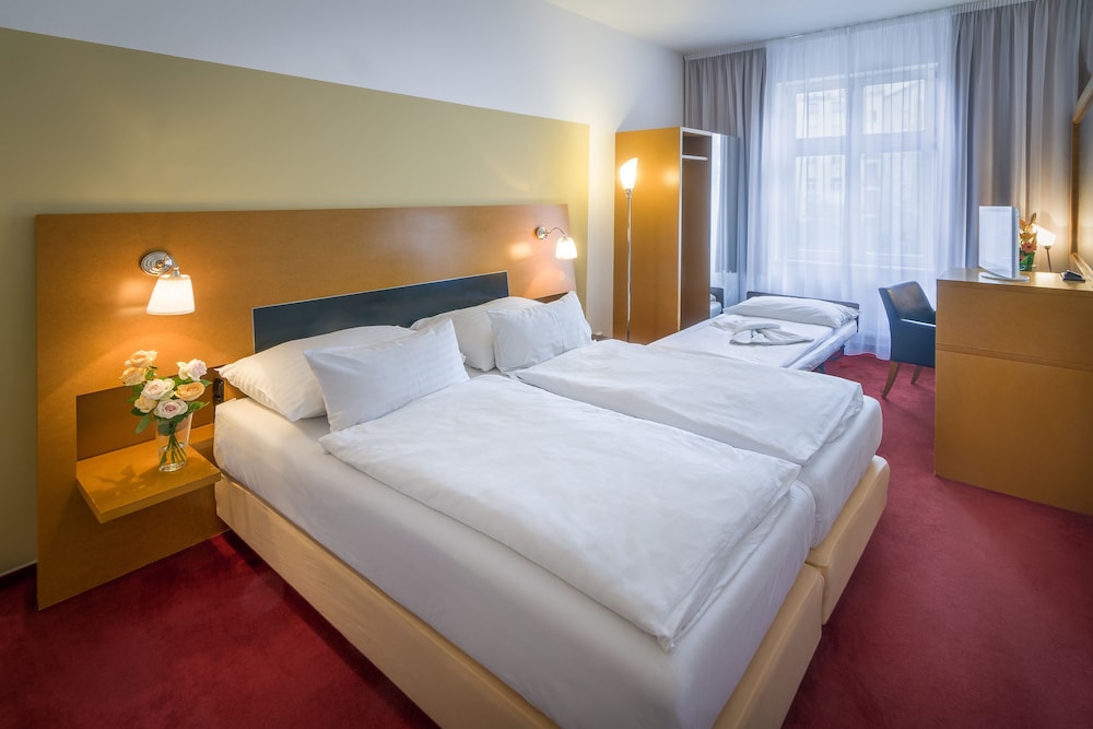 Standard Double Room with extra bed