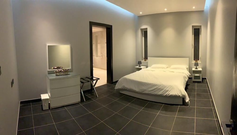 Luxury Chalet, 2 Bedrooms, Private Pool