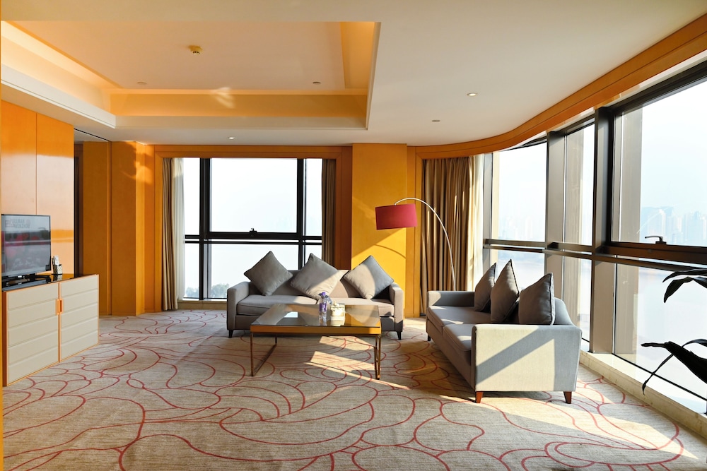 Executive Suite, 1 King Bed, River View, Executive Level photo 3
