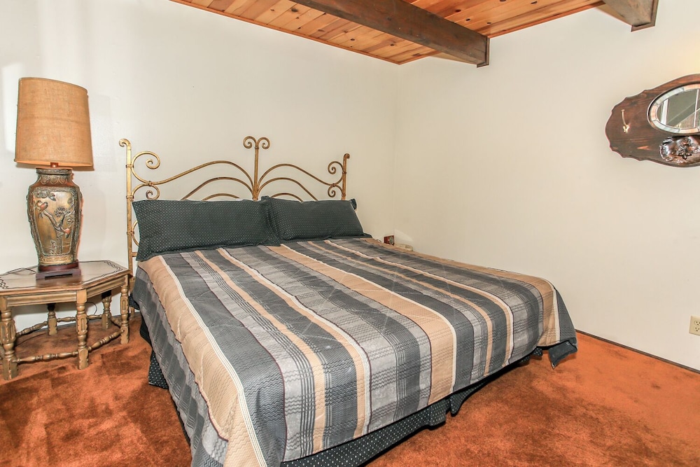 House, Multiple Beds, Patio, Mountain View