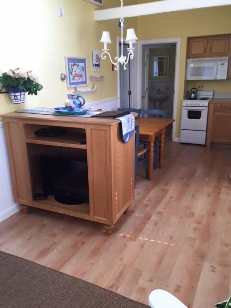 Cottage, 2 Bedrooms, 2 Bathrooms photo 2