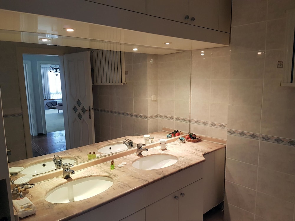 Comfort Room, 1 Bedroom, Balcony photo 2