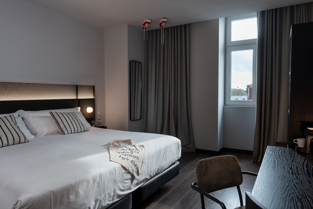 Double or Twin Room - Photo 15