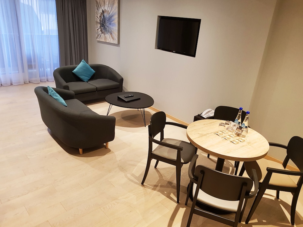 Superior Family Room, No Sea View - Photo 7