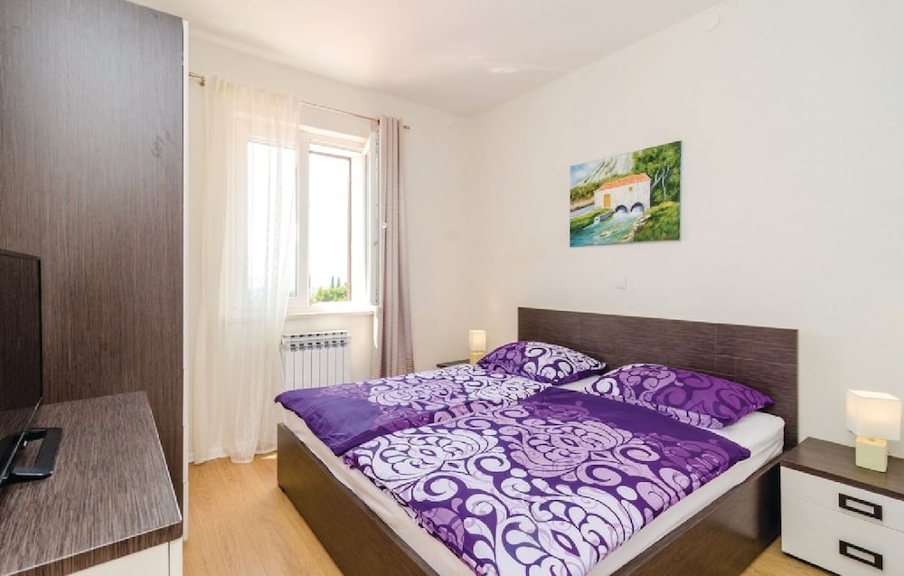 Villa (Five-Bedroom Villa with Terrace and S) photo 1