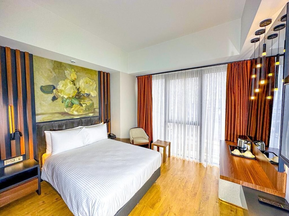 Deluxe Double Room, 1 Double Bed, City View photo 3