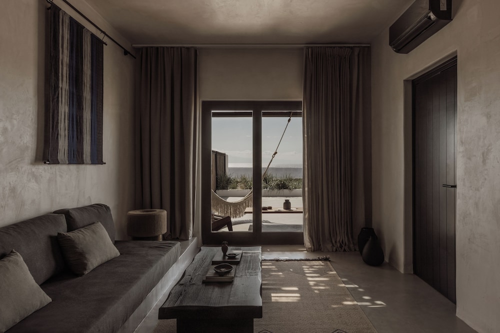 Signature Suite Private Pool & Sea View photo 2