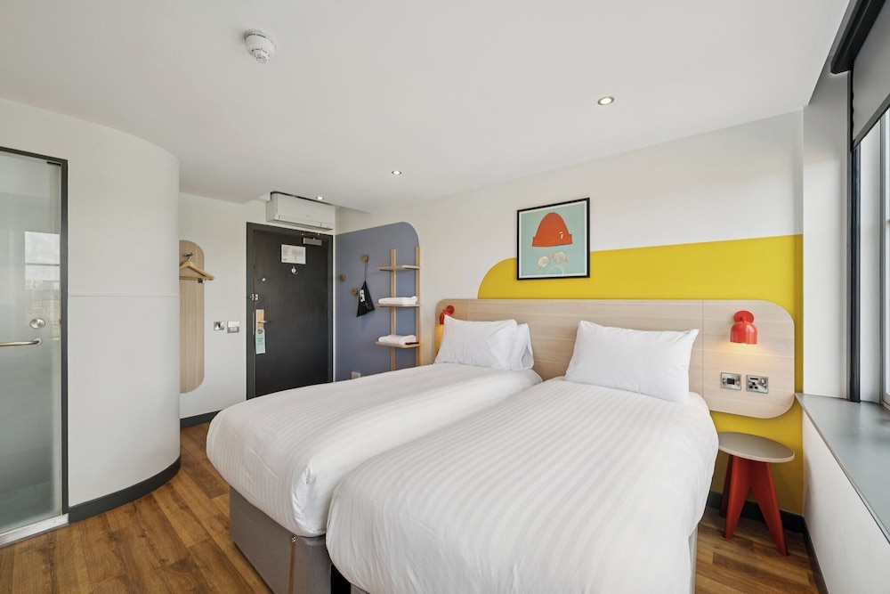 Room (Cosy)