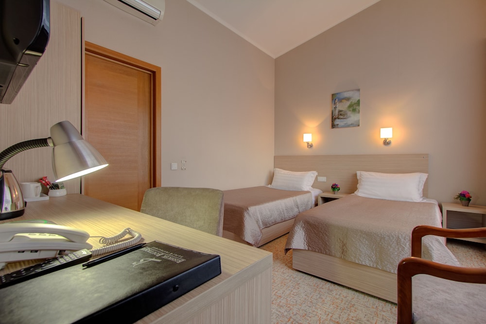 Standard Twin Room photo 3
