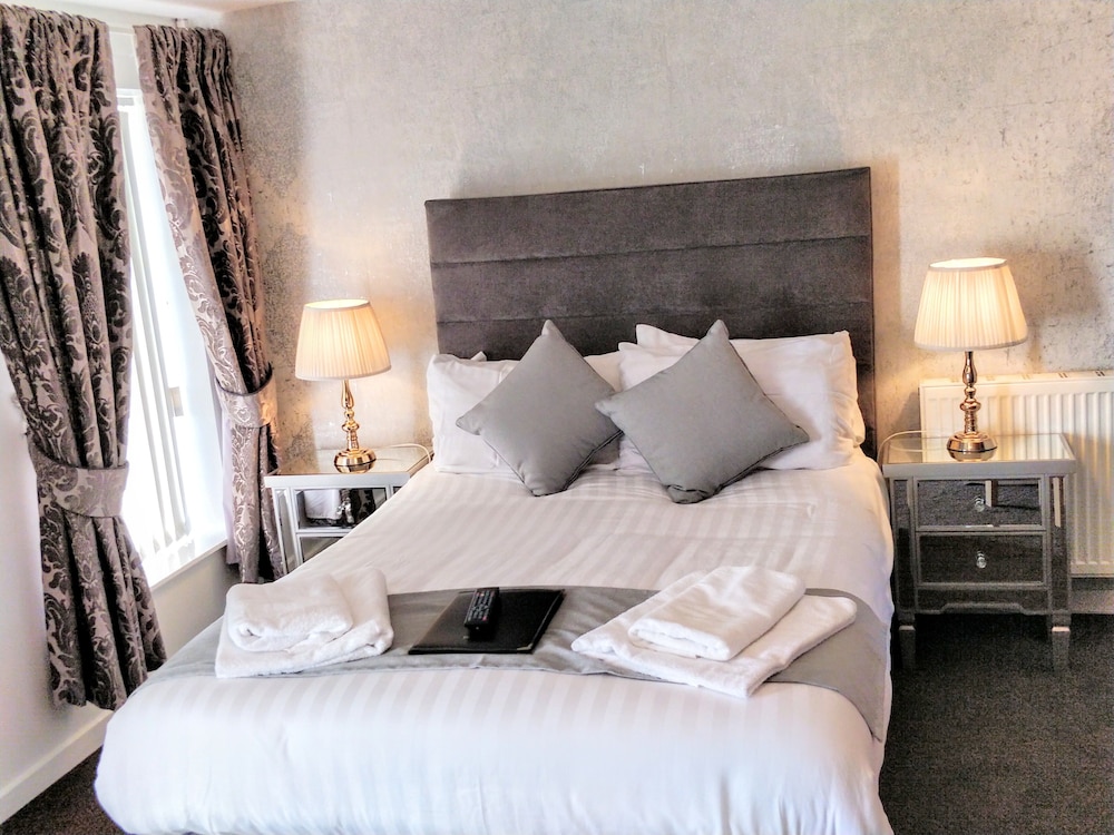 Standard Triple Room, Ensuite photo 2