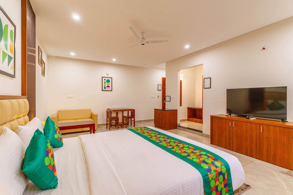 Deluxe Room - Photo 5