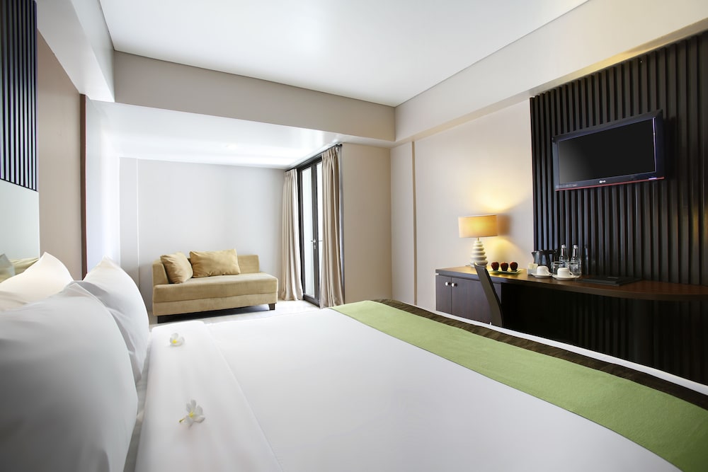 Deluxe Suite Room King - Photo 2