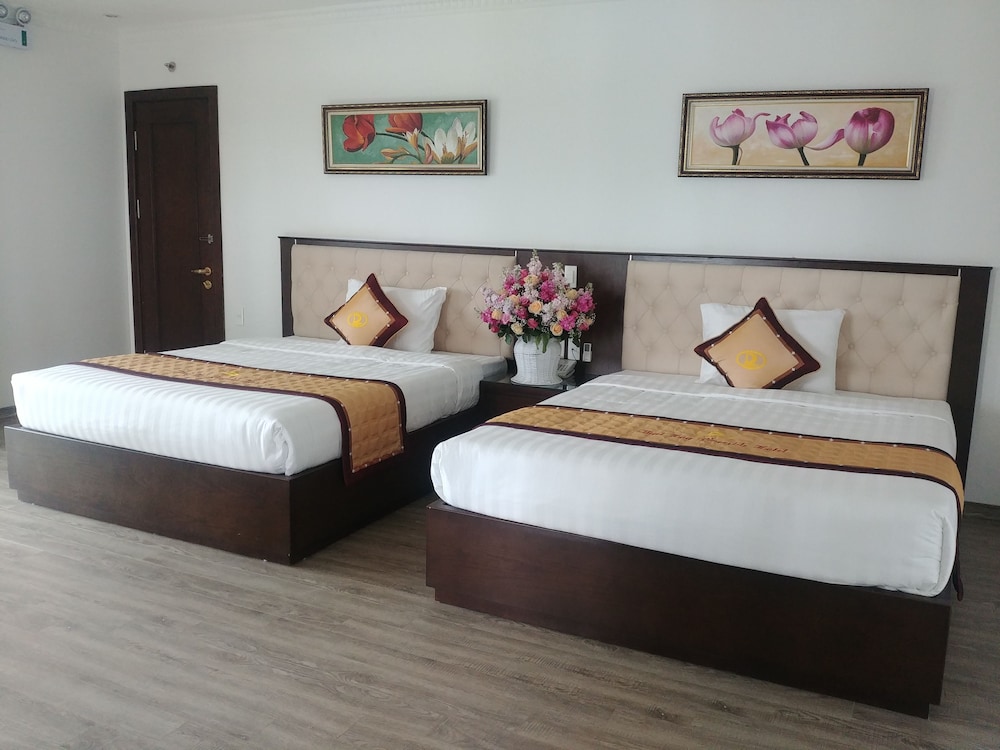 Deluxe Room, 2 Queen Beds photo 3