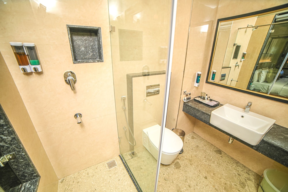 Premium Room, Balcony - Photo 4