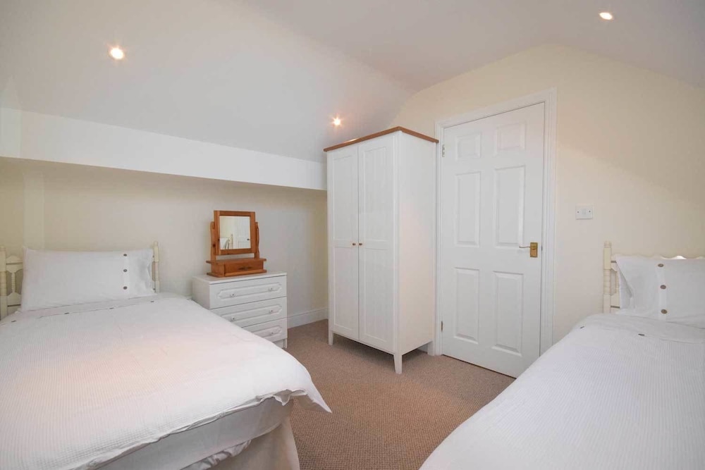 Inishclare Cottage (sleeps 4) photo 1