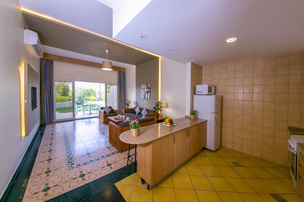 Family Chalet, 2 Bedrooms - Photo 1