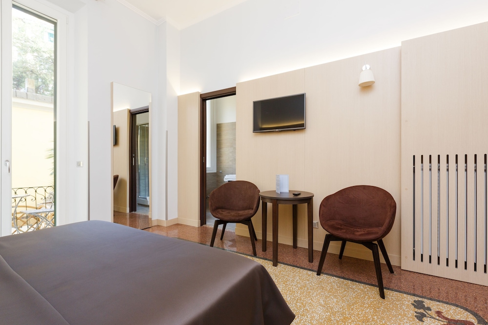 Deluxe Double or Twin Room, Balcony, Garden View photo 3