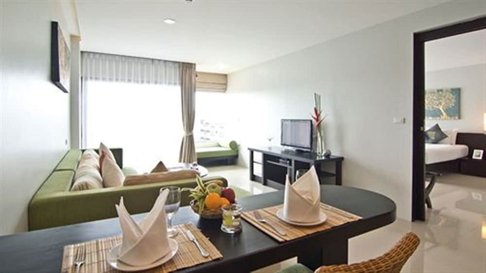 Suite - Photo 4