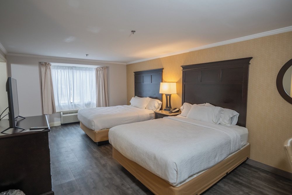 Suite, 2 Queen Beds, Non Smoking photo 1