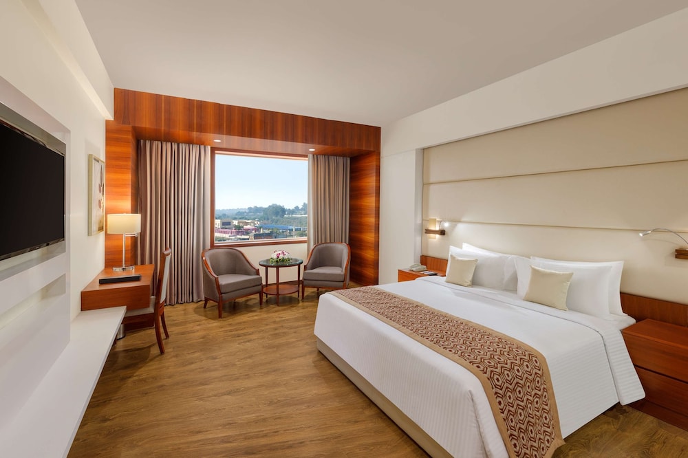 Junior Suite, 1 Double Bed, Bathtub - Photo 15