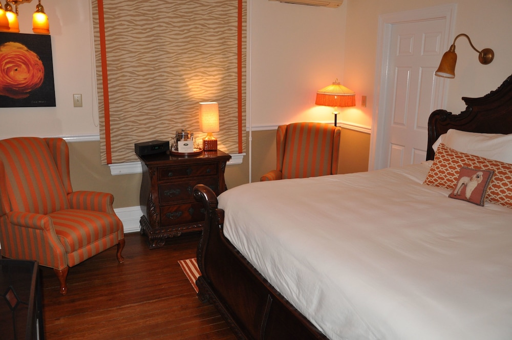 Room (Room 4)