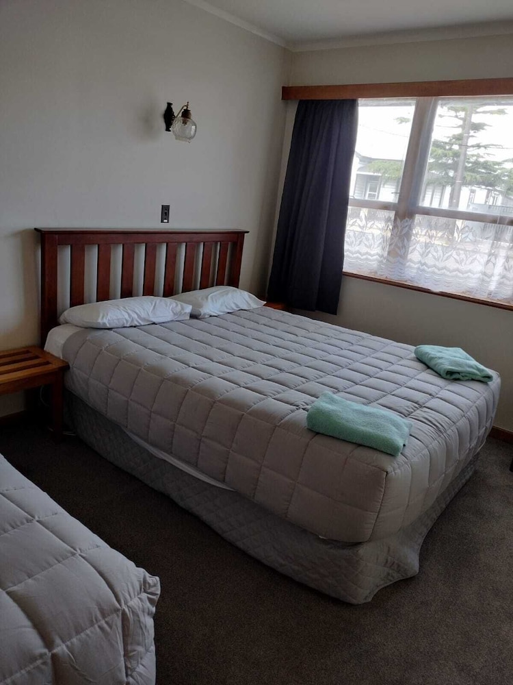 Basic Triple Room photo 1
