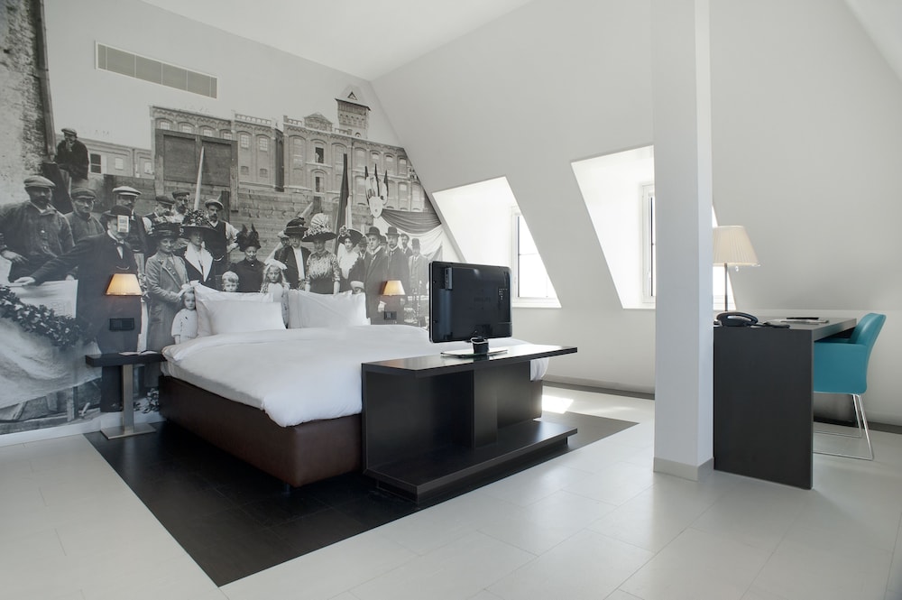 Founders Junior Suite - Photo 1