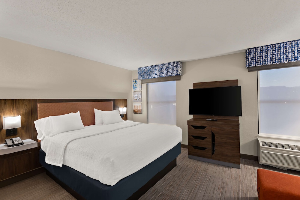 Room, 1 King Bed, Non Smoking, Bay View - Photo 2