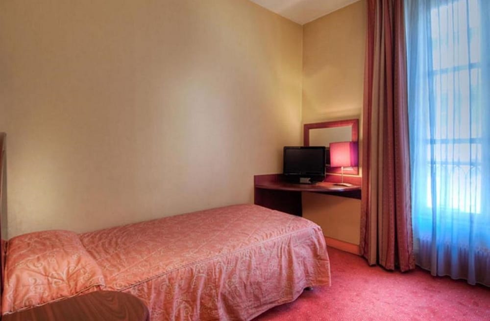 Single Room photo 3
