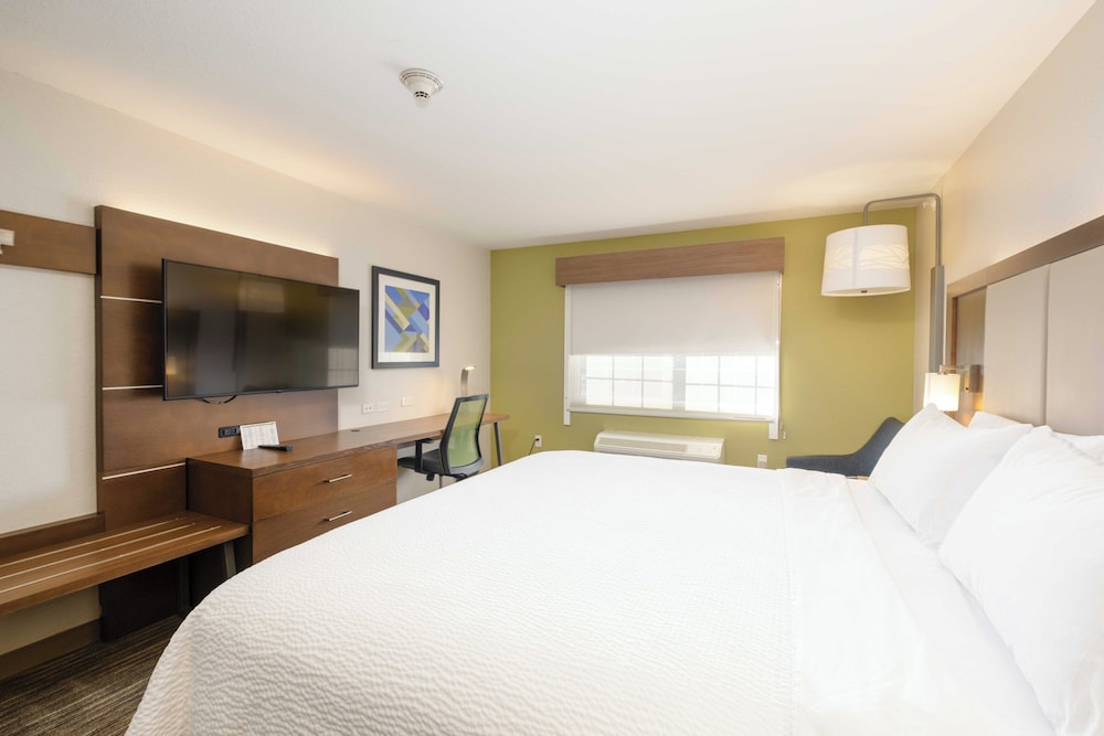 Room, 1 King Bed, Accessible, Non Smoking (Mobility) - Photo 3