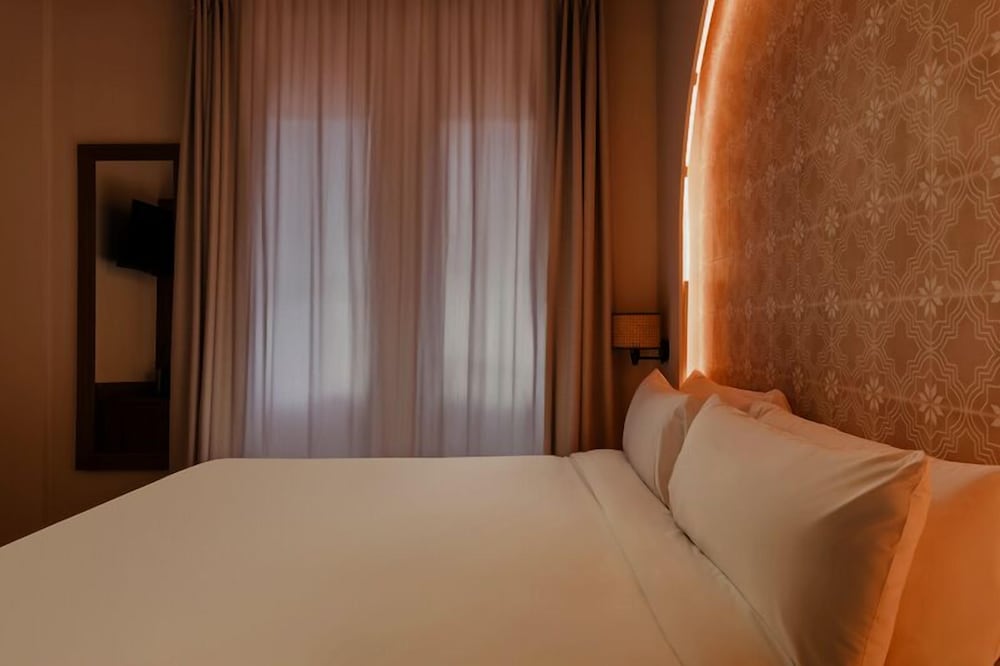 Economy Double Room photo 2