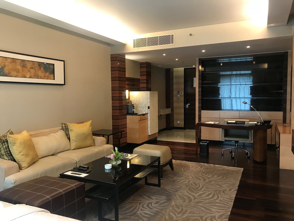 Club Suite, 1 Bedroom thumbnail 5