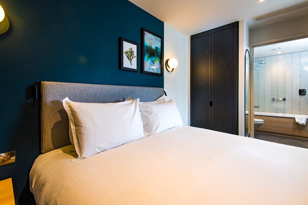 Suite, 1 Bedroom, Kitchen - Photo 4